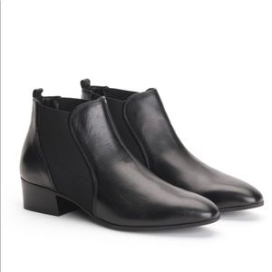 Aquatalia weatherproof ankle boots